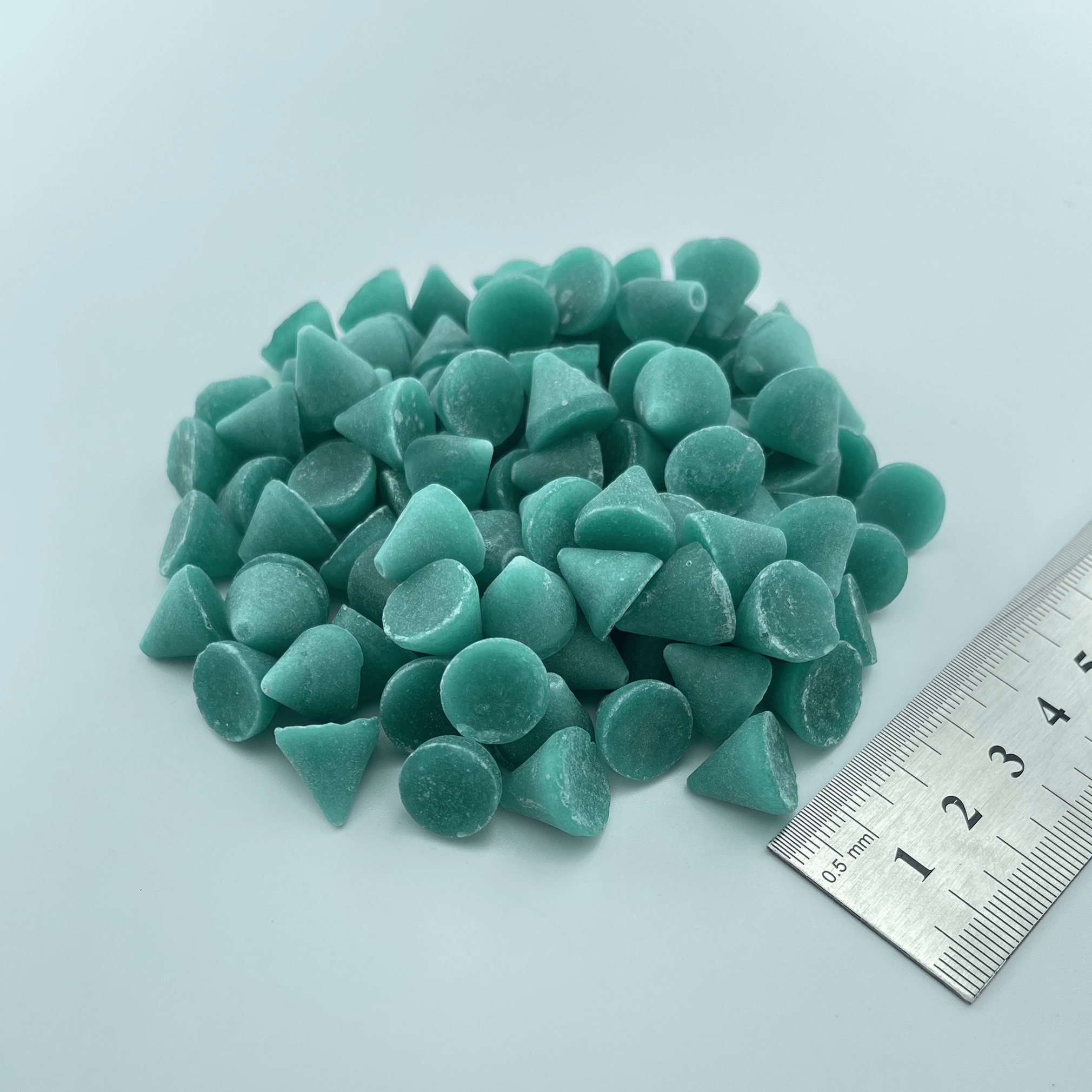 Наповнювач для віброгалтовки пластиковий середньої грубості PK-10x10